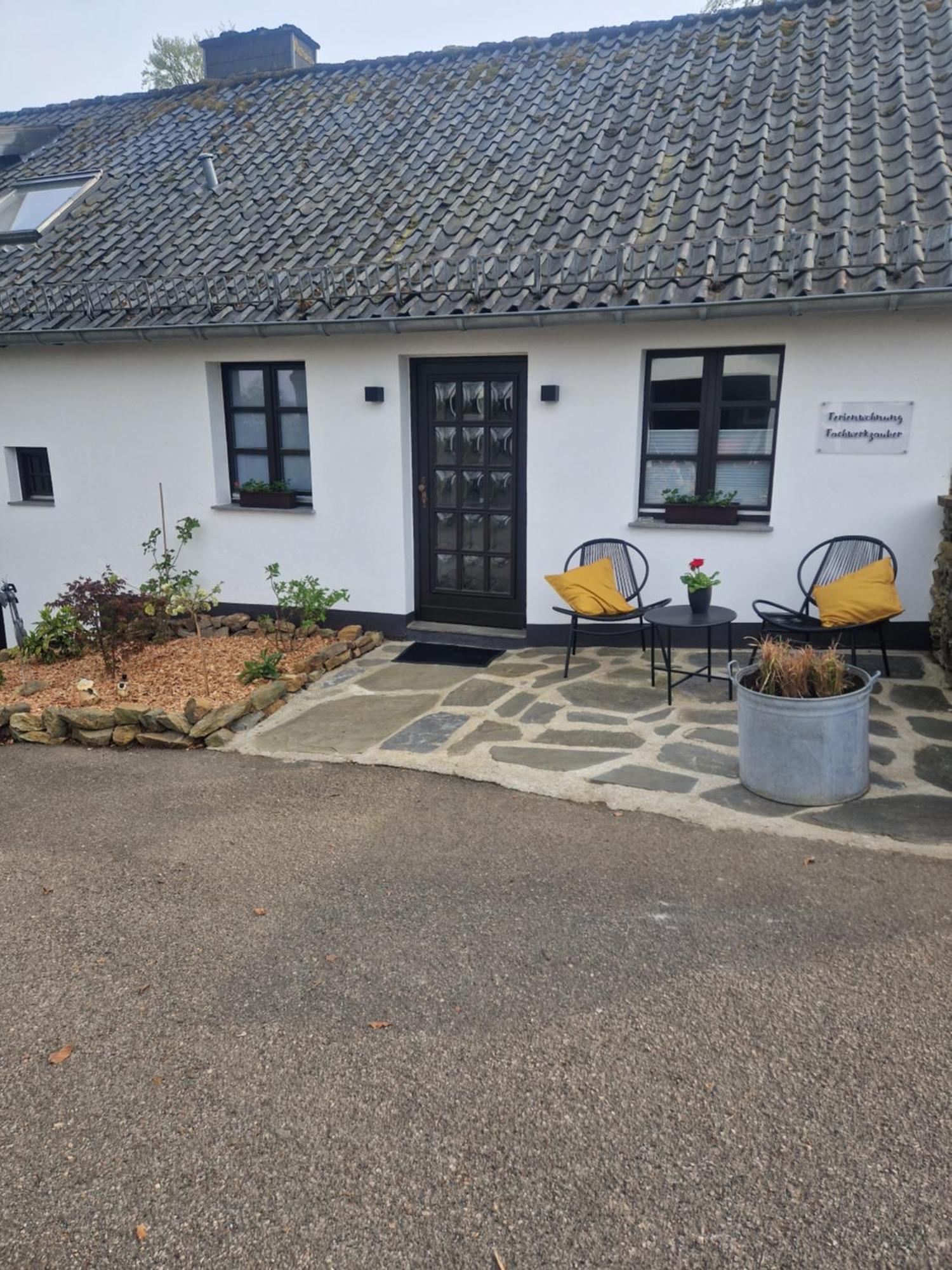 Ferienwohnung Fachwerkzauber Monschau Ruang foto